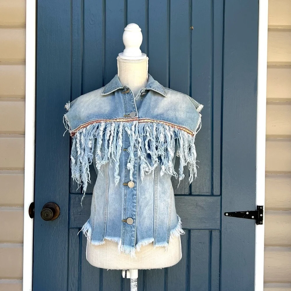 POL Denim Vest with Fringe Women Size M - Picture 2 of 8